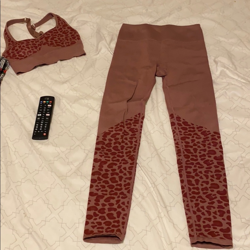 Fabletics leggings and bra set